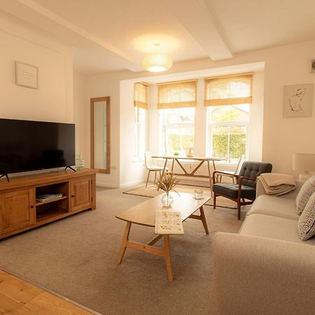 Crescent House Apartments Телфорд Экстерьер фото