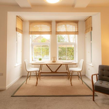 Crescent House Apartments Телфорд Экстерьер фото