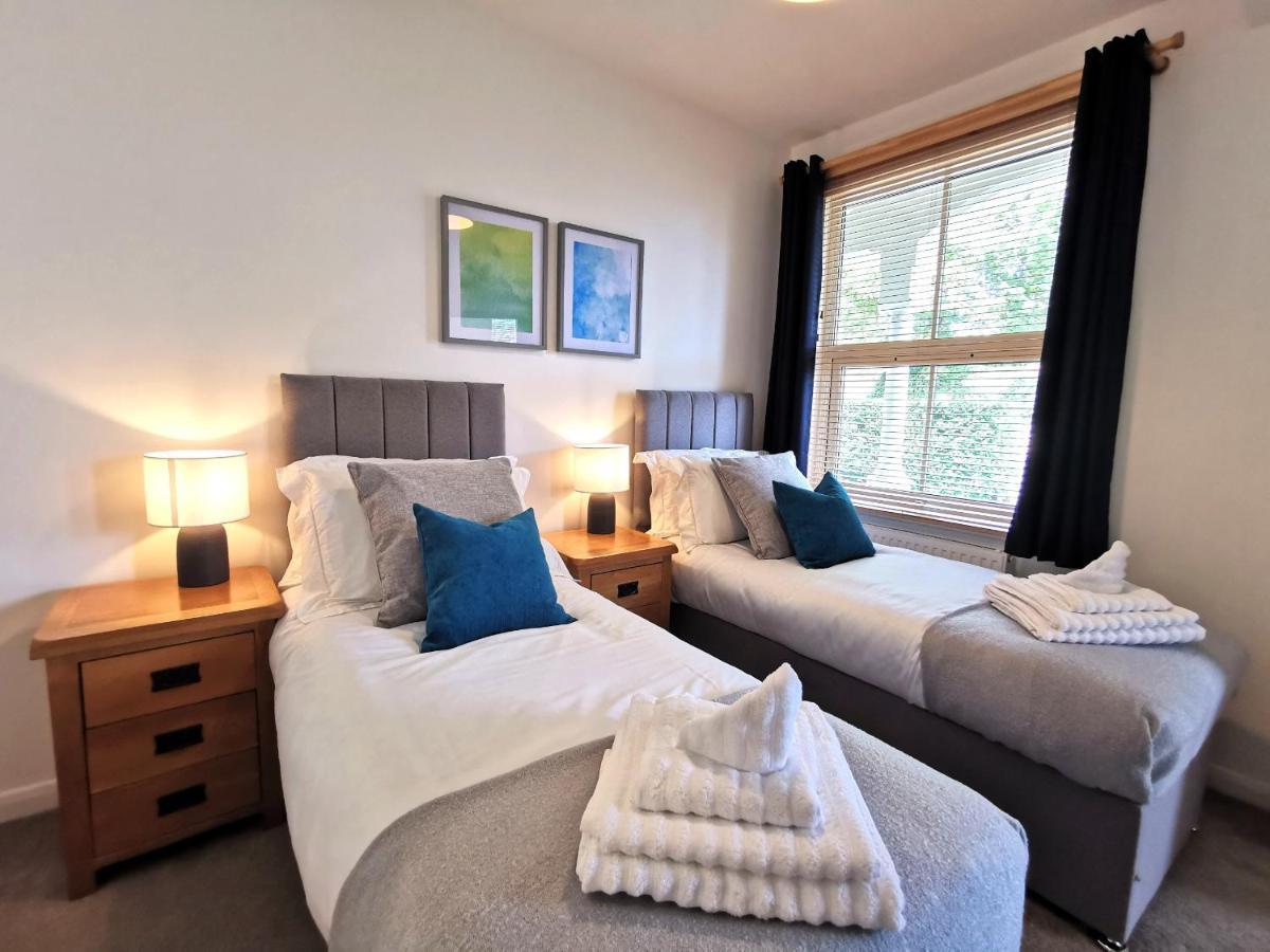 Crescent House Apartments Телфорд Экстерьер фото