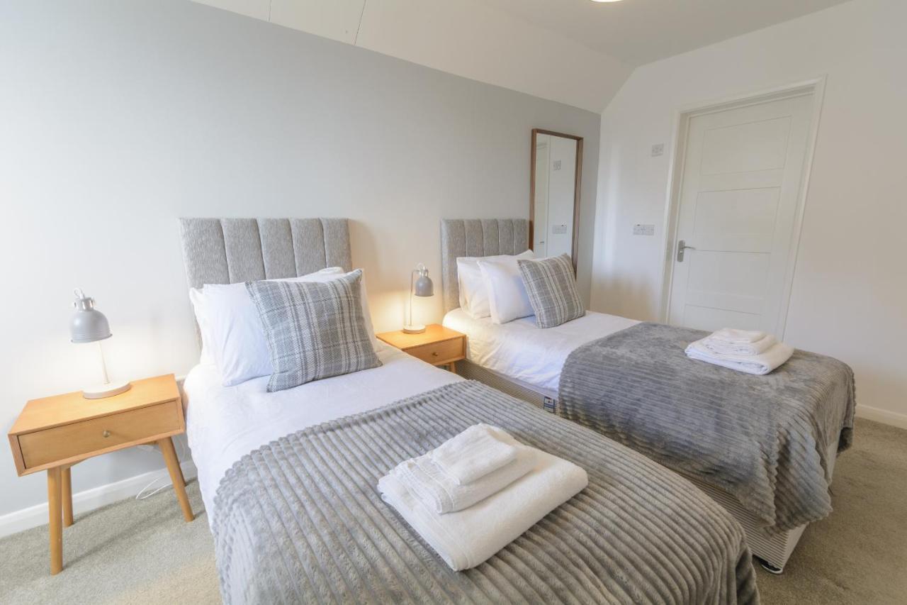 Crescent House Apartments Телфорд Экстерьер фото