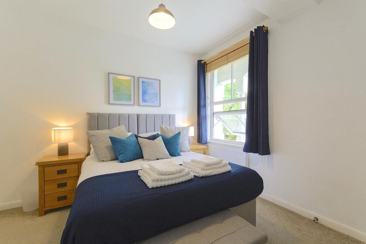 Crescent House Apartments Телфорд Экстерьер фото