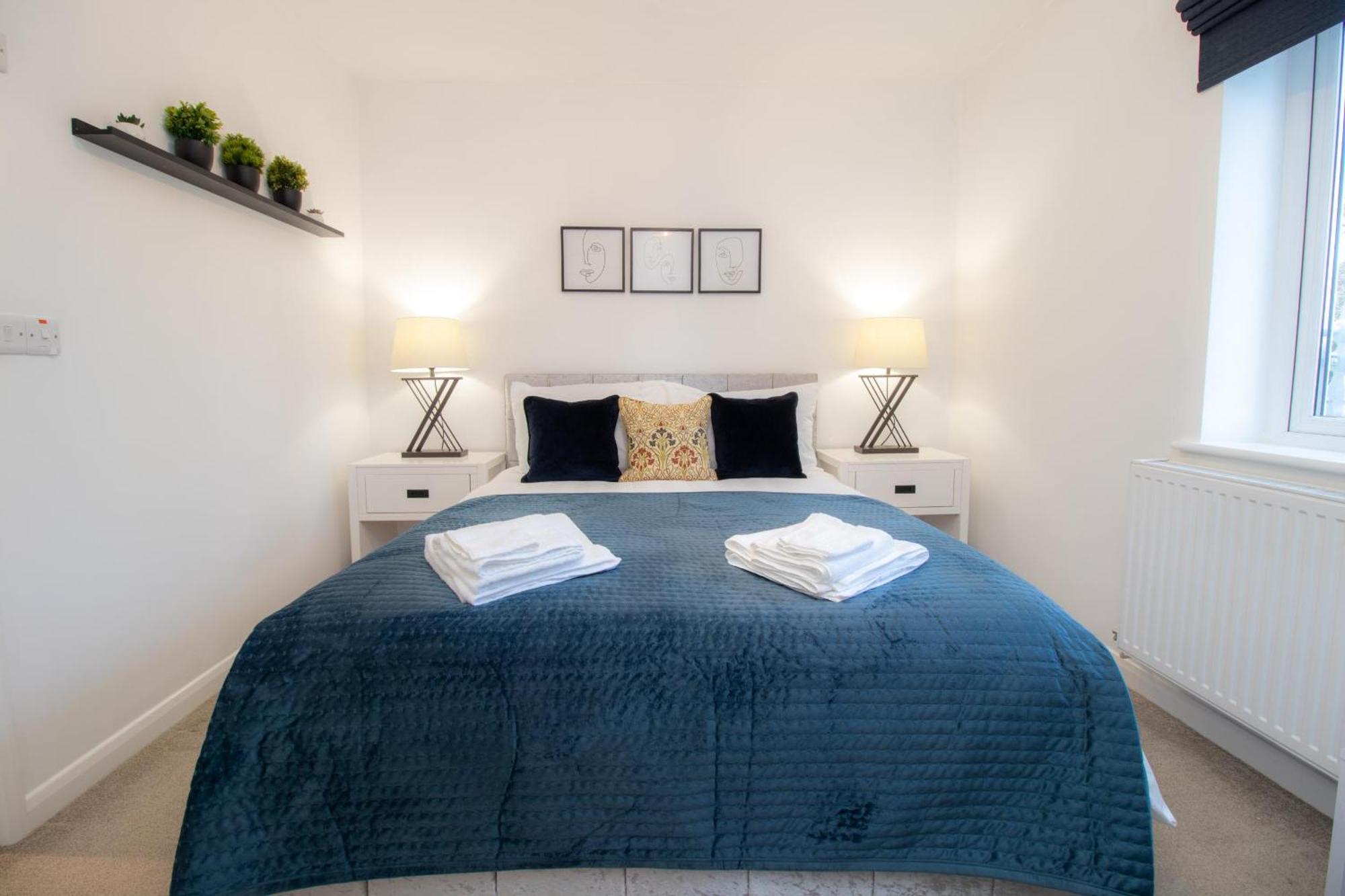 Crescent House Apartments Телфорд Номер фото