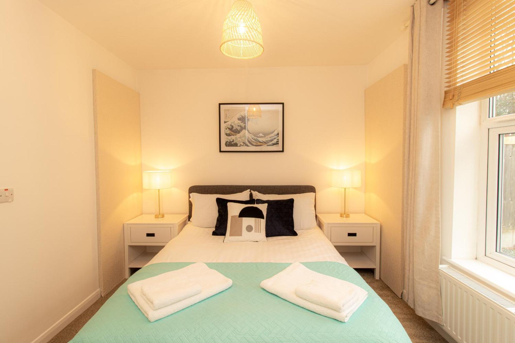 Crescent House Apartments Телфорд Номер фото