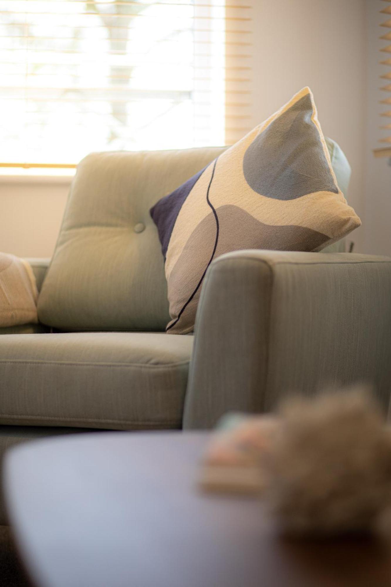 Crescent House Apartments Телфорд Номер фото
