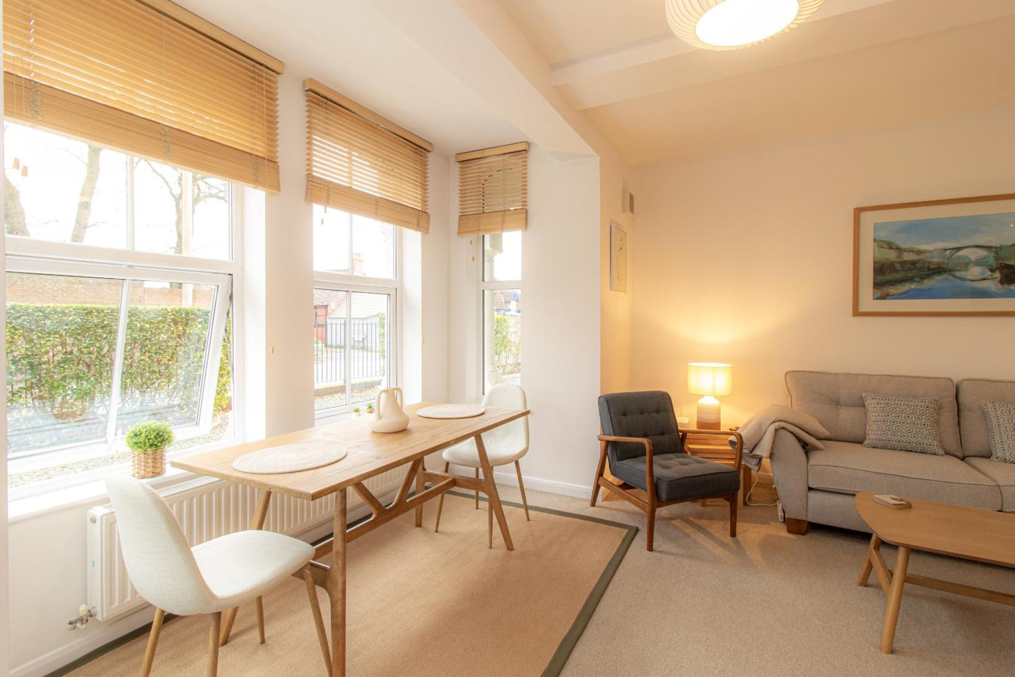 Crescent House Apartments Телфорд Номер фото