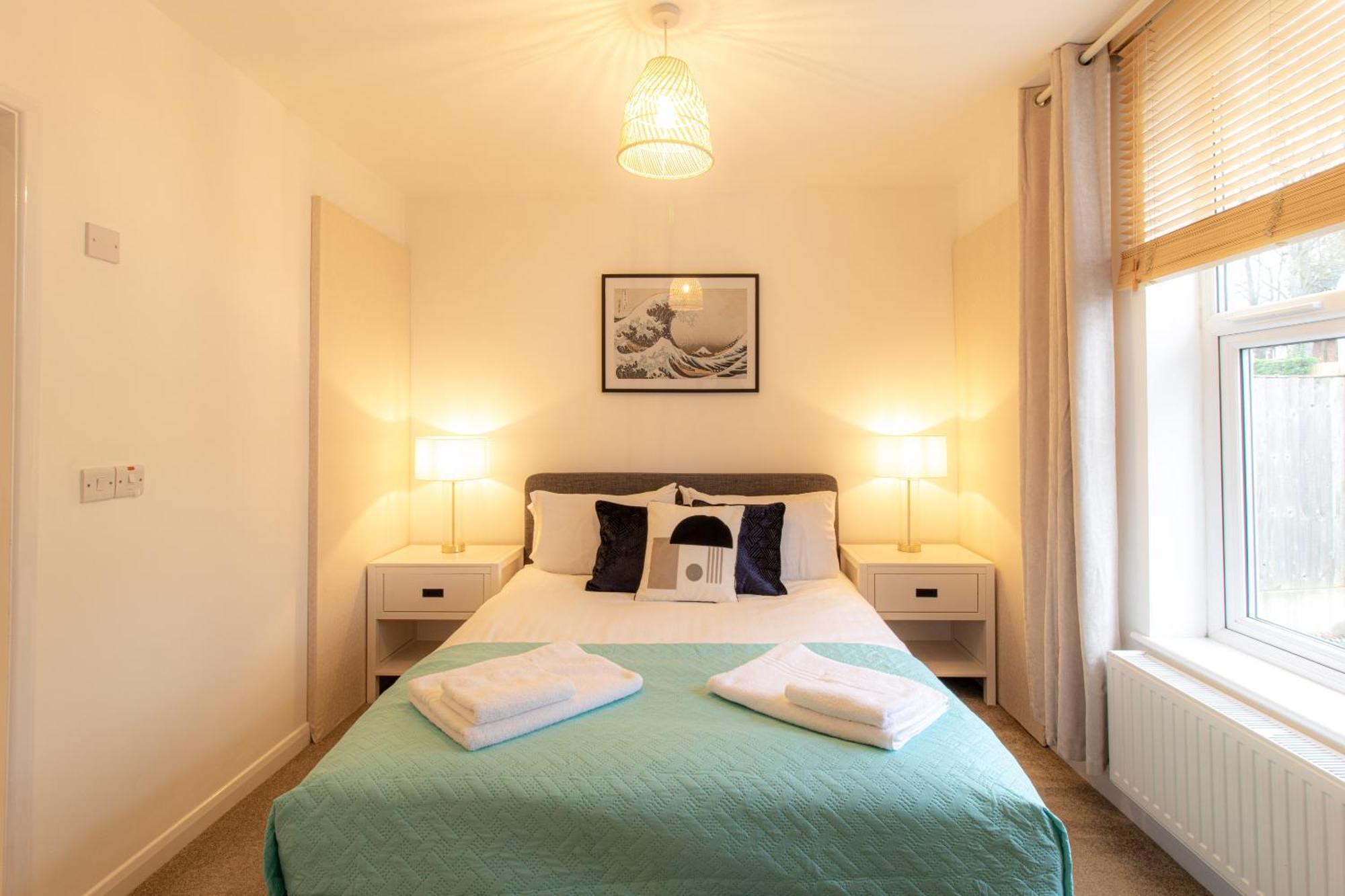 Crescent House Apartments Телфорд Номер фото
