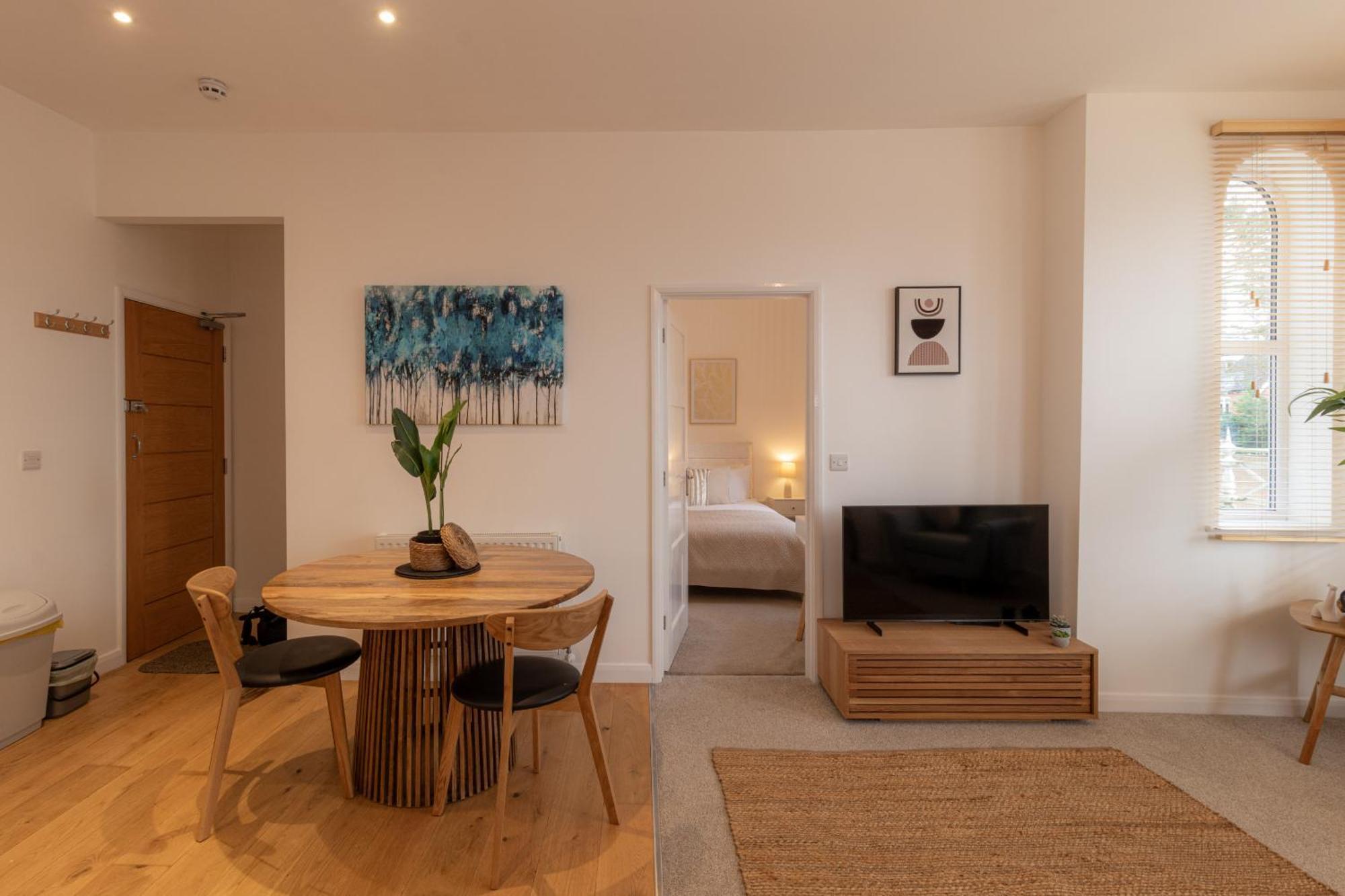 Crescent House Apartments Телфорд Номер фото