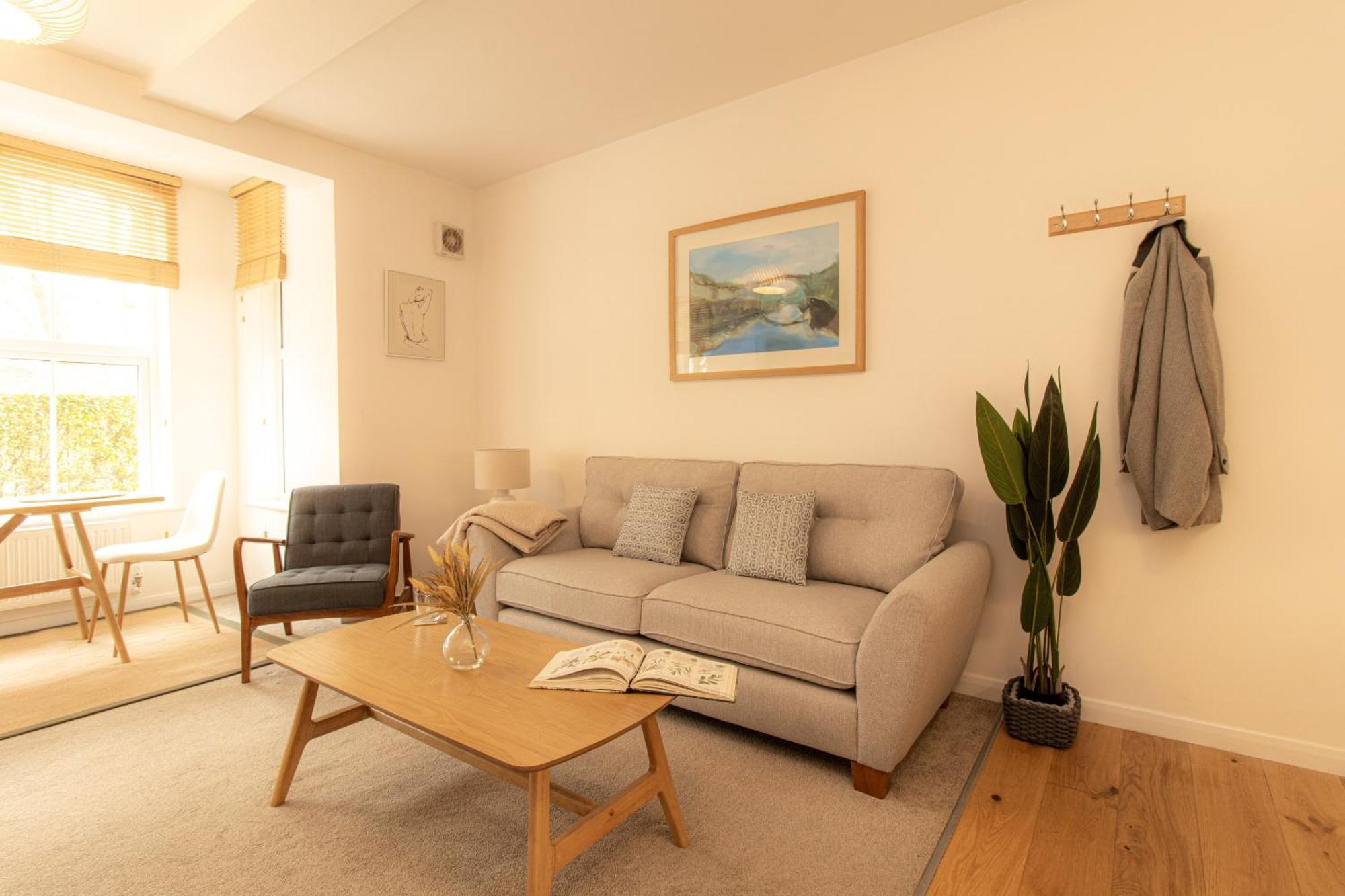 Crescent House Apartments Телфорд Номер фото