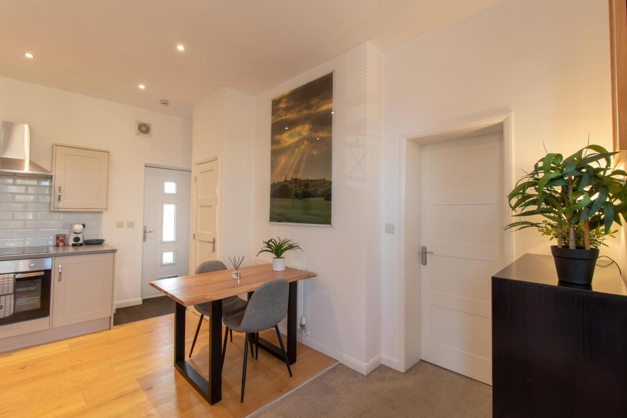 Crescent House Apartments Телфорд Номер фото