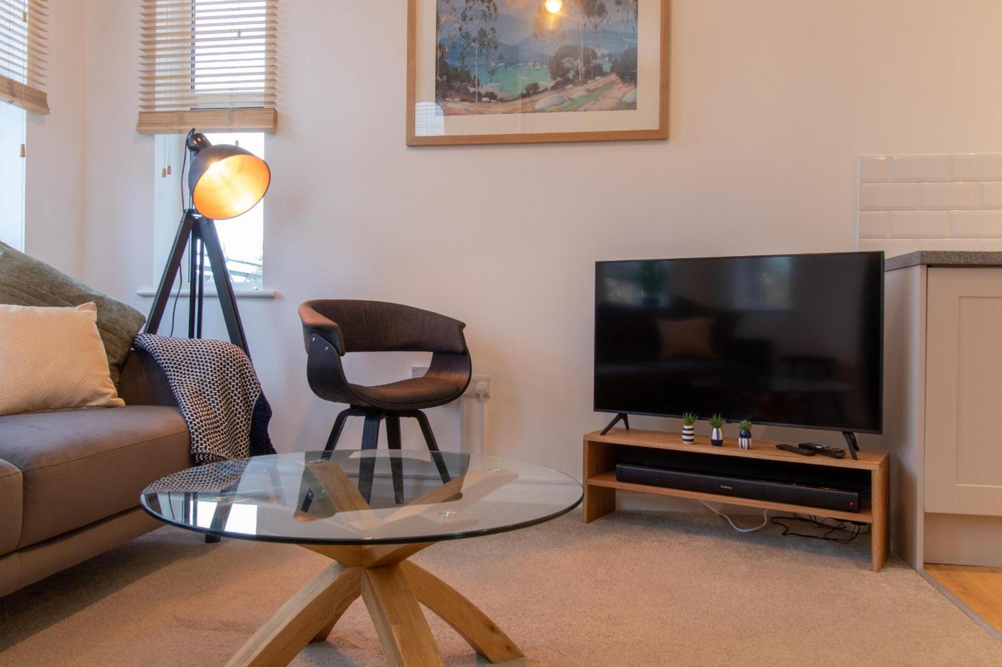 Crescent House Apartments Телфорд Номер фото