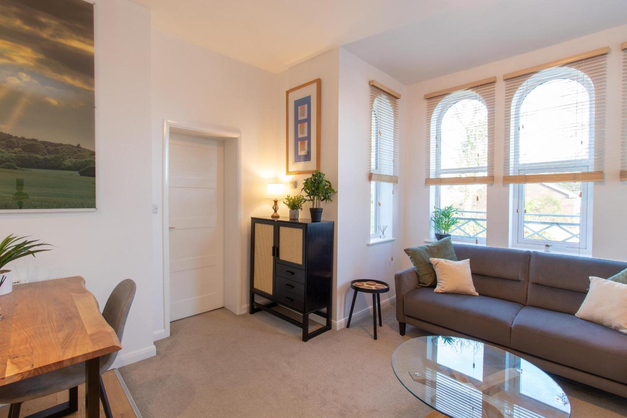 Crescent House Apartments Телфорд Номер фото
