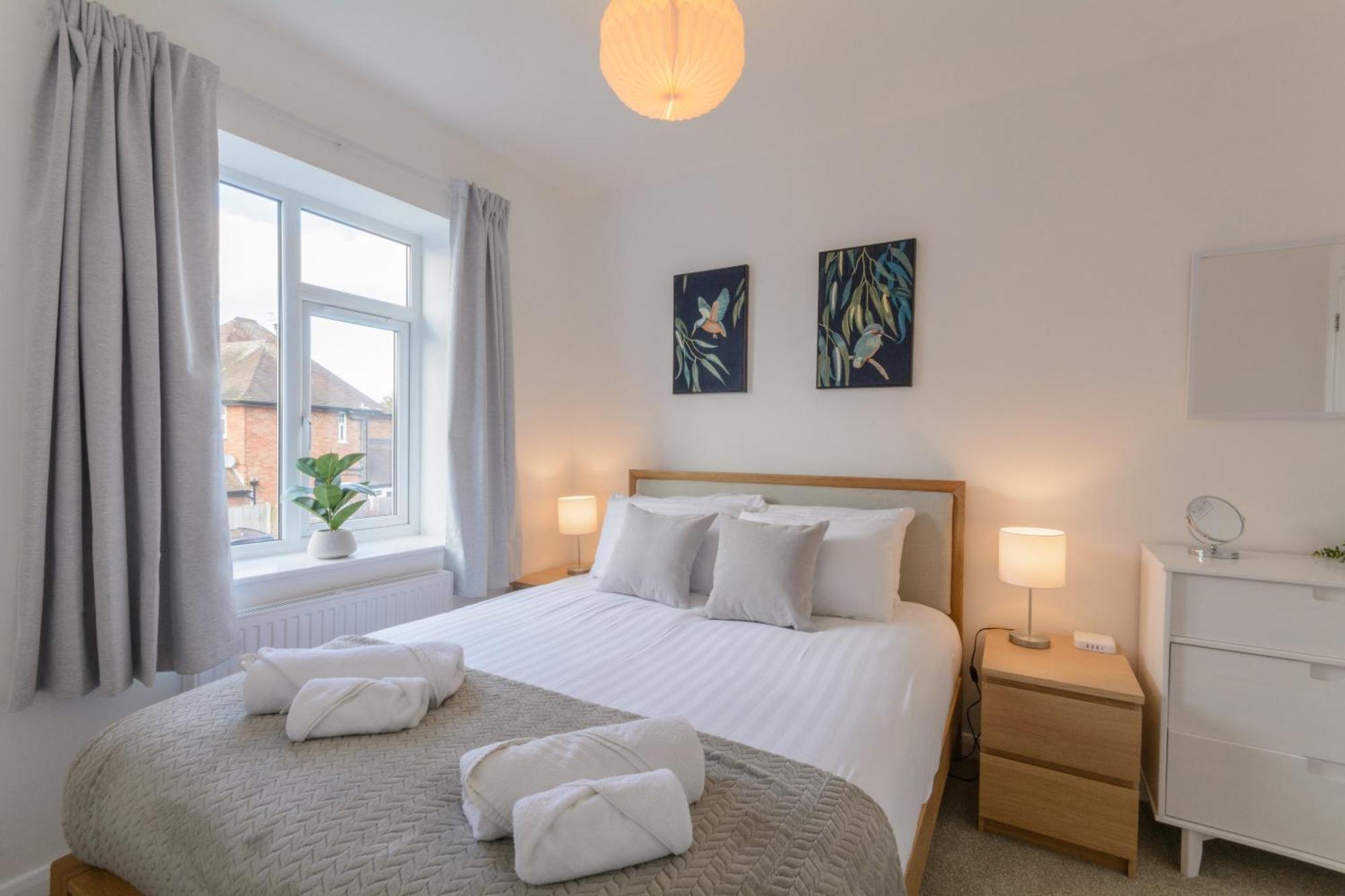 Crescent House Apartments Телфорд Номер фото