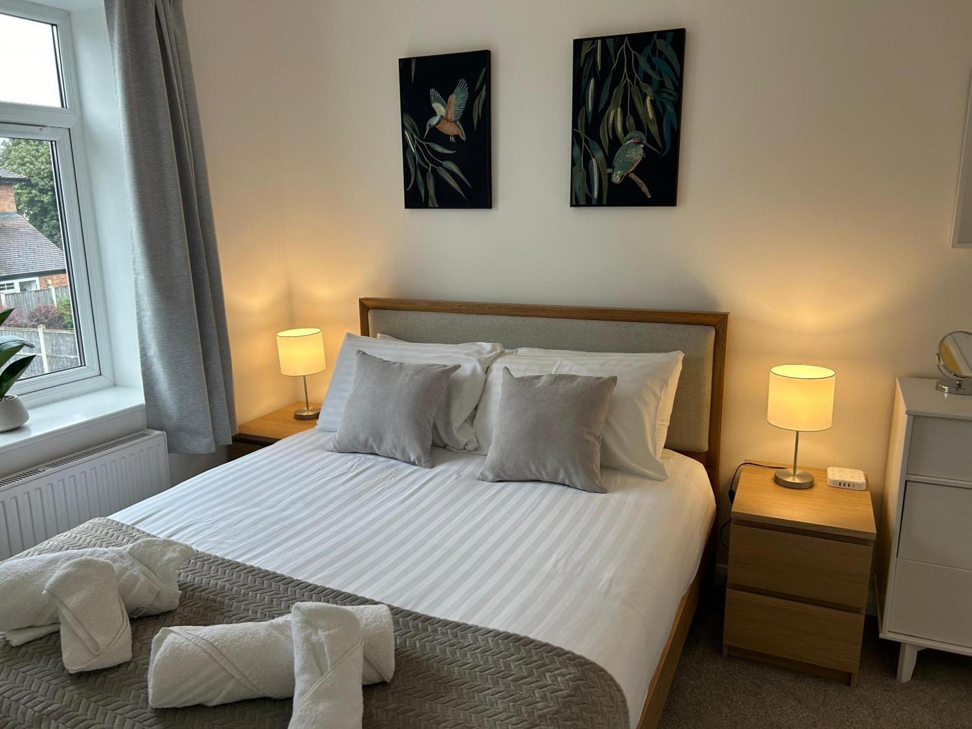 Crescent House Apartments Телфорд Номер фото